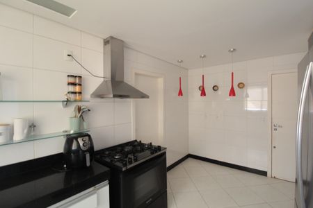 Apartamento para alugar com 240m², 4 quartos e 4 vagasCozinha