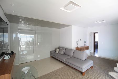 Apartamento para alugar com 240m², 4 quartos e 4 vagasSala