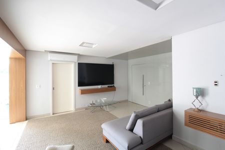 Apartamento para alugar com 240m², 4 quartos e 4 vagasSala