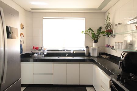 Apartamento para alugar com 240m², 4 quartos e 4 vagasCozinha