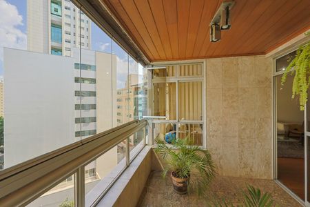 Apartamento à venda com 240m², 4 quartos e 3 vagasSala