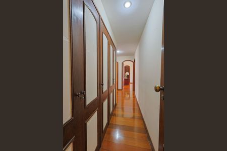 Apartamento à venda com 240m², 4 quartos e 3 vagasCorredor