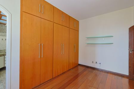 Apartamento à venda com 240m², 4 quartos e 3 vagasSuíte 1