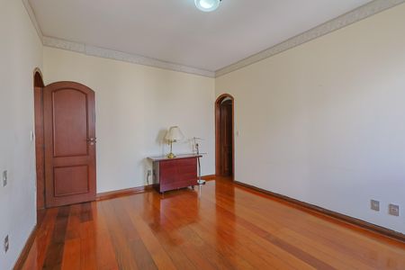 Apartamento à venda com 240m², 4 quartos e 3 vagasSuíte 2