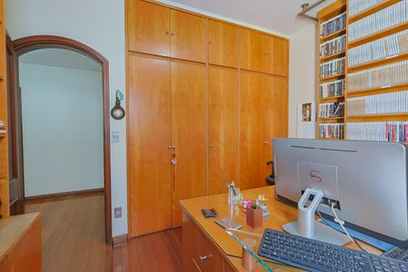 Apartamento à venda com 240m², 4 quartos e 3 vagasQuarto 1