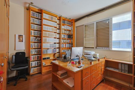 Apartamento à venda com 240m², 4 quartos e 3 vagasQuarto 1