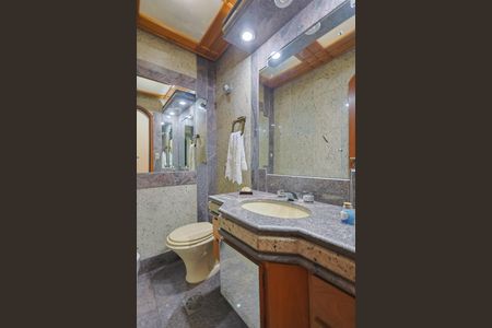 Apartamento à venda com 240m², 4 quartos e 3 vagasLavabo