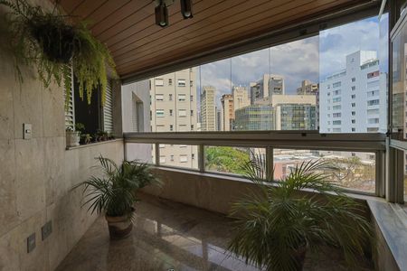 Apartamento à venda com 240m², 4 quartos e 3 vagasSala
