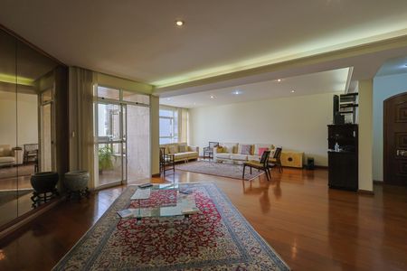 Apartamento à venda com 240m², 4 quartos e 3 vagasSala