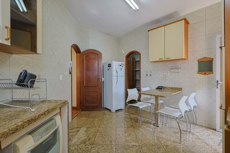 Apartamento à venda com 240m², 4 quartos e 3 vagasCozinha