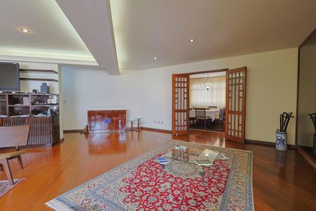 Apartamento à venda com 240m², 4 quartos e 3 vagasSala