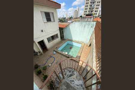 Casa à venda com 3 quartos, 259m² em Vila Bertioga, São Paulo