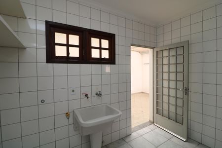 Casa para alugar com 205m², 3 quartos e 5 vagasÁrea de Serviço