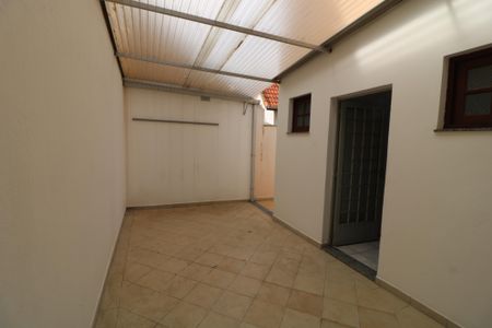 Casa para alugar com 205m², 3 quartos e 5 vagasQuintal