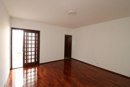 Casa para alugar com 205m², 3 quartos e 5 vagasSuíte