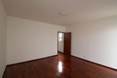 Casa para alugar com 205m², 3 quartos e 5 vagasSuíte