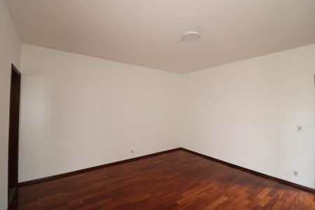 Casa para alugar com 205m², 3 quartos e 5 vagasSuíte