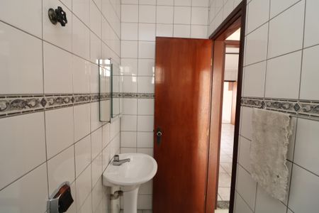 Casa para alugar com 205m², 3 quartos e 5 vagasBanheiro Social
