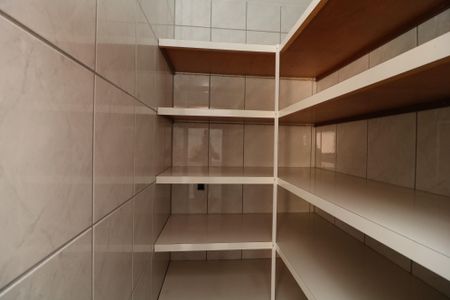 Casa para alugar com 205m², 3 quartos e 5 vagasDespensa