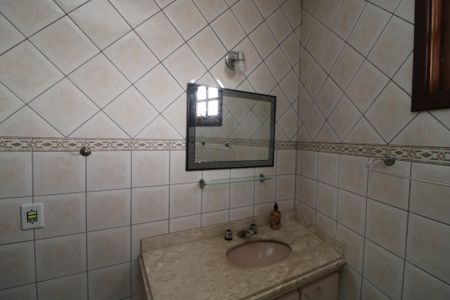 Casa para alugar com 205m², 3 quartos e 5 vagasBanheiro da Suíte