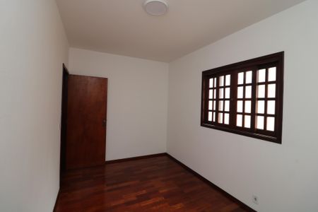 Casa para alugar com 205m², 3 quartos e 5 vagasQuarto 1