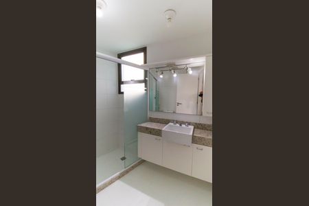 Apartamento à venda com 82m², 2 quartos e 1 vaga Apartamento à venda com 82m², 2 quartos e 1 vagaBanheiro da Suíte