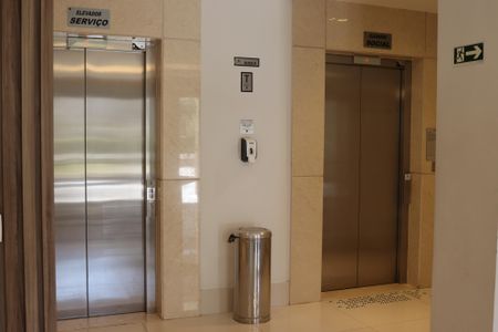 Apartamento à venda com 65m², 2 quartos e 2 vagasHall de entrada