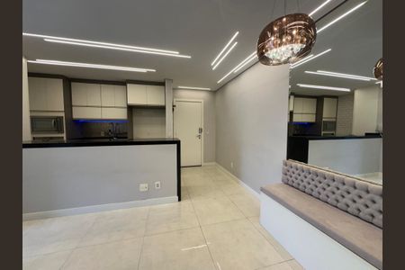 Apartamento à venda com 65m², 2 quartos e 2 vagasSala