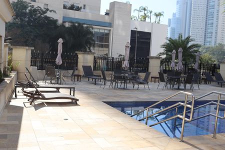 Apartamento à venda com 65m², 2 quartos e 2 vagasÁrea comum - Piscina