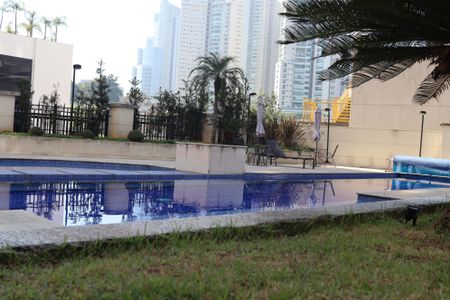 Apartamento à venda com 65m², 2 quartos e 2 vagasÁrea comum - Piscina
