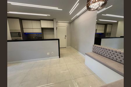 Apartamento à venda com 65m², 2 quartos e 2 vagasSala