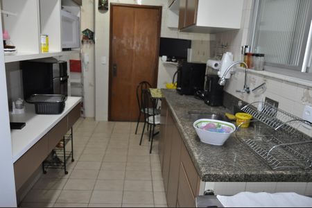 Apartamento para alugar com 120m², 4 quartos e 2 vagasCozinha
