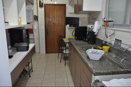 Apartamento para alugar com 120m², 4 quartos e 2 vagasCozinha