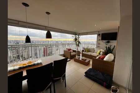 Apartamento à venda com 145m², 3 quartos e 3 vagasVaranda