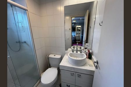 Banheiro 1 de apartamento à venda com 3 quartos, 145m² em Vila Gumercindo, São Paulo