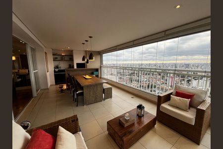 Apartamento à venda com 145m², 3 quartos e 3 vagasVaranda