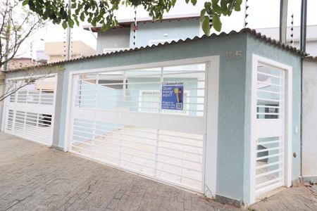 Casa à venda com 162m², 3 quartos e 2 vagasFachada