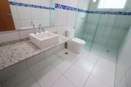 Casa à venda com 162m², 3 quartos e 2 vagasBanheiro Social