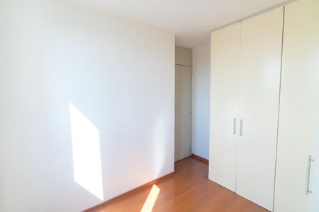 Quarto 1 de apartamento à venda com 2 quartos, 50m² em Vila Campestre, São Paulo