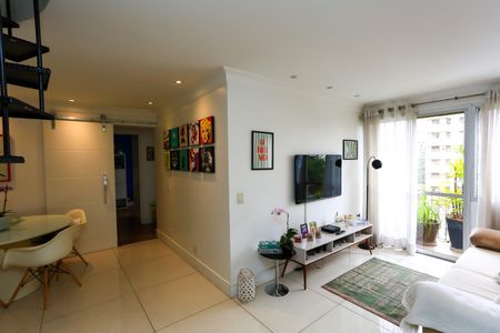 Sala de apartamento para alugar com 3 quartos, 142m² em Jardim Londrina, São Paulo