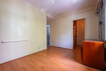 Apartamento à venda com 145m², 4 quartos e 1 vaga Apartamento à venda com 145m², 4 quartos e 1 vagaSuíte
