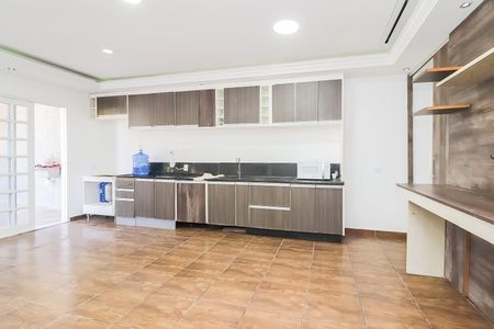 Casa à venda com 520m², 5 quartos e 7 vagasCozinha