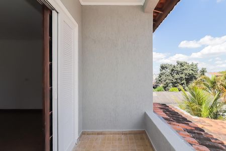 Casa à venda com 520m², 5 quartos e 7 vagasVaranda da Suíte 2