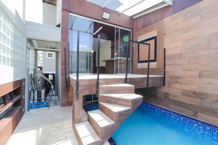 Casa à venda com 520m², 5 quartos e 7 vagasÁrea comum - Piscina