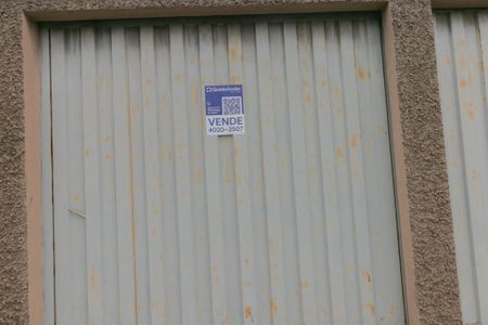 Casa à venda com 400m², 4 quartos e 3 vagas Casa à venda com 400m², 4 quartos e 3 vagasPlaca