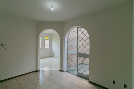 Casa à venda com 400m², 4 quartos e 3 vagas Casa à venda com 400m², 4 quartos e 3 vagasCopa