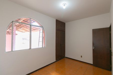 Casa à venda com 400m², 4 quartos e 3 vagas Casa à venda com 400m², 4 quartos e 3 vagasSuíte