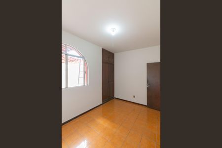 Casa à venda com 400m², 4 quartos e 3 vagas Casa à venda com 400m², 4 quartos e 3 vagasSuíte