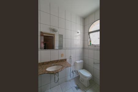 Casa à venda com 400m², 4 quartos e 3 vagas Casa à venda com 400m², 4 quartos e 3 vagasBanheiro Social