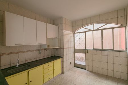 Casa à venda com 400m², 4 quartos e 3 vagas Casa à venda com 400m², 4 quartos e 3 vagasCozinha